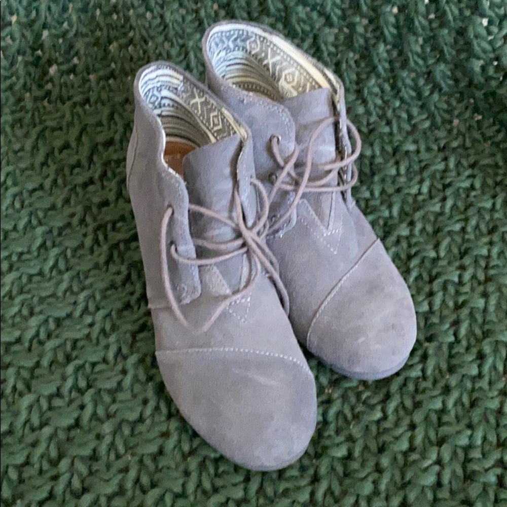 Toms wedge booties in Gray